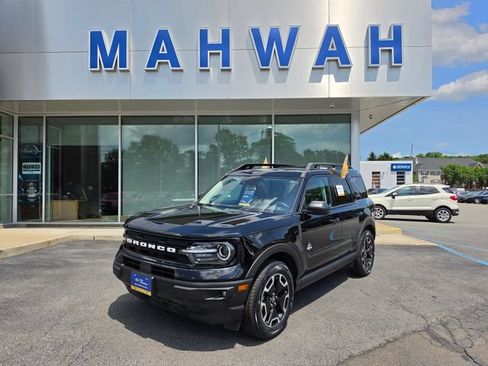 Certified 2023 Ford Bronco Sport Outer Banks w/ Tech Package AWD/4WD image 2