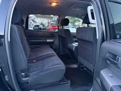 Used 2010 Toyota Tundra 4x4 CrewMax image 15