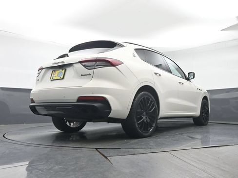 Used 2021 Maserati Levante AWD/4WD image 29