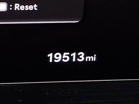 Used 2025 Genesis GV80 2.5T Standard image 17