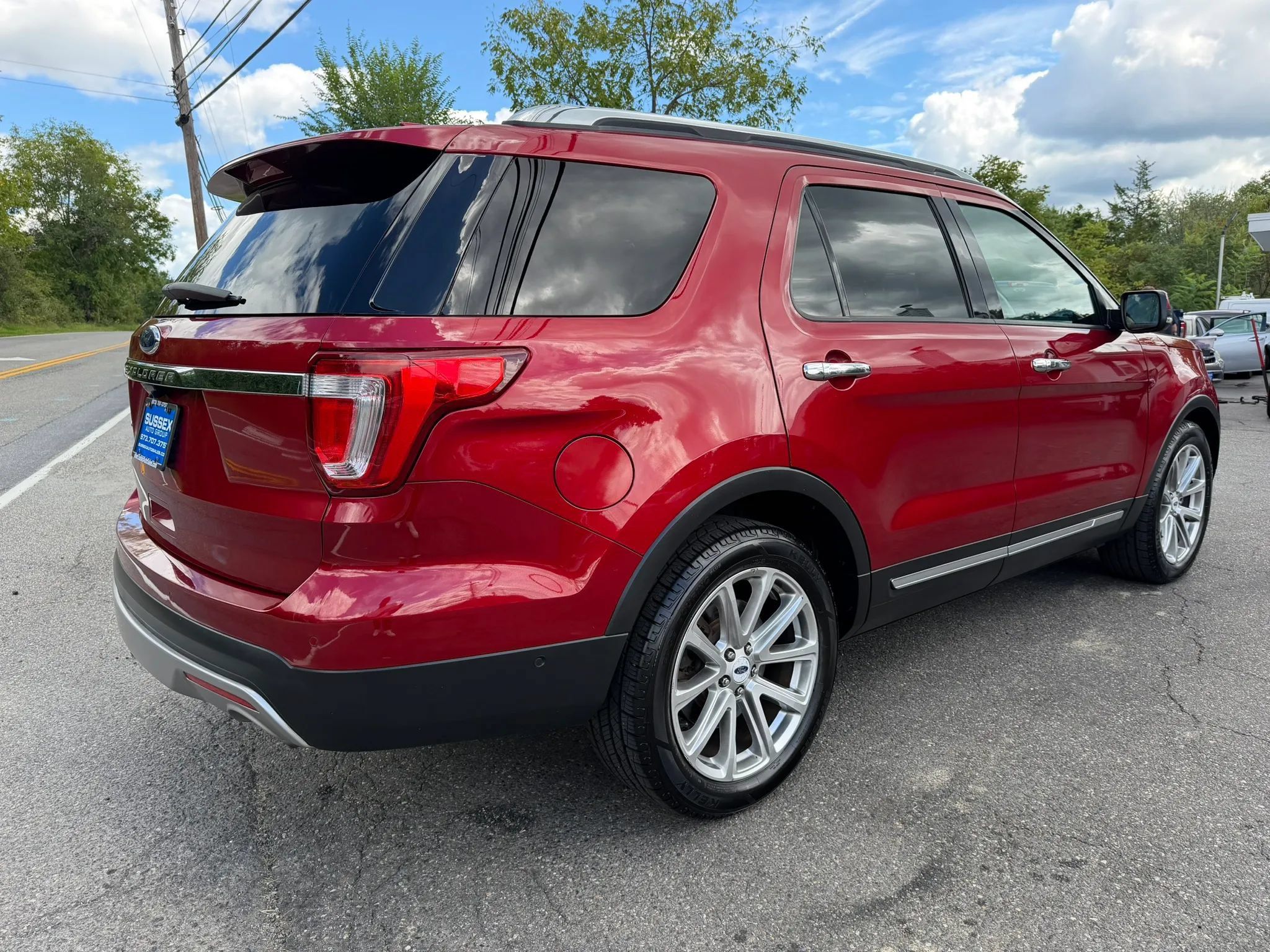 Used 2016 Ford Explorer Limited w/ Equipment Group 301A FWD image 6