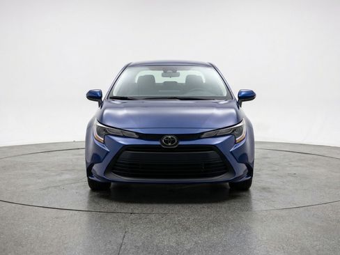 Used 2025 Toyota Corolla LE image 2