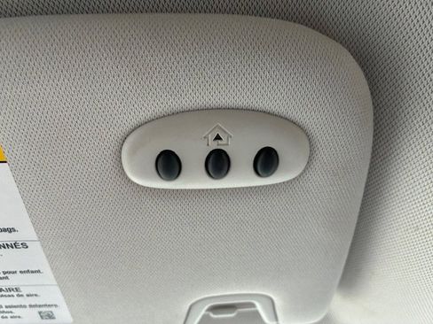 Used 2015 Ford Edge Titanium w/ Technology Package image 24