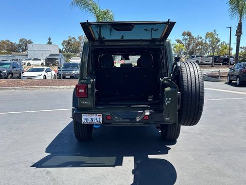 Used 2024 Jeep Wrangler Unlimited Sahara AWD/4WD image 16
