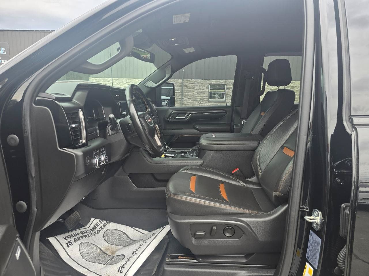 Used 2024 GMC Sierra 3500 AT4 w/ AT4 Preferred Package AWD/4WD image 13