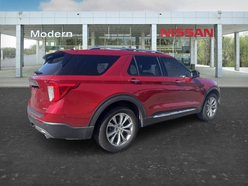 Used 2021 Ford Explorer Limited w/ Equipment Group 301A AWD/4WD image 6