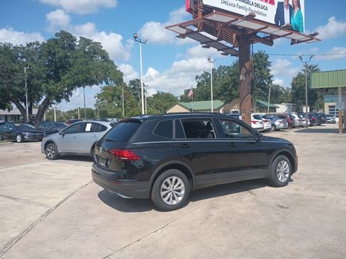 Used 2020 Volkswagen Tiguan S FWD image 33