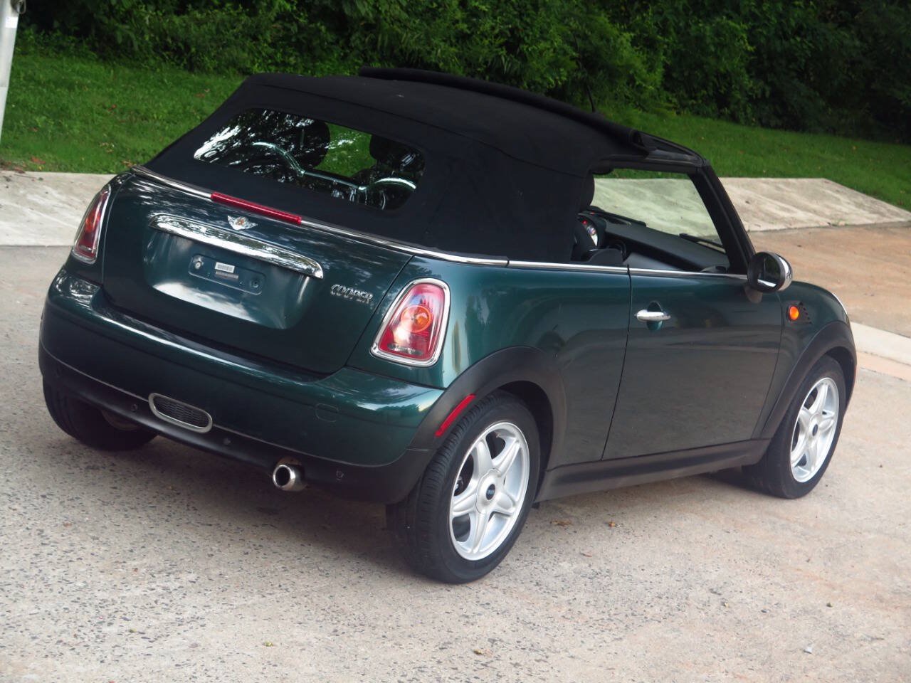 Used 2010 MINI Cooper Convertible FWD image 27