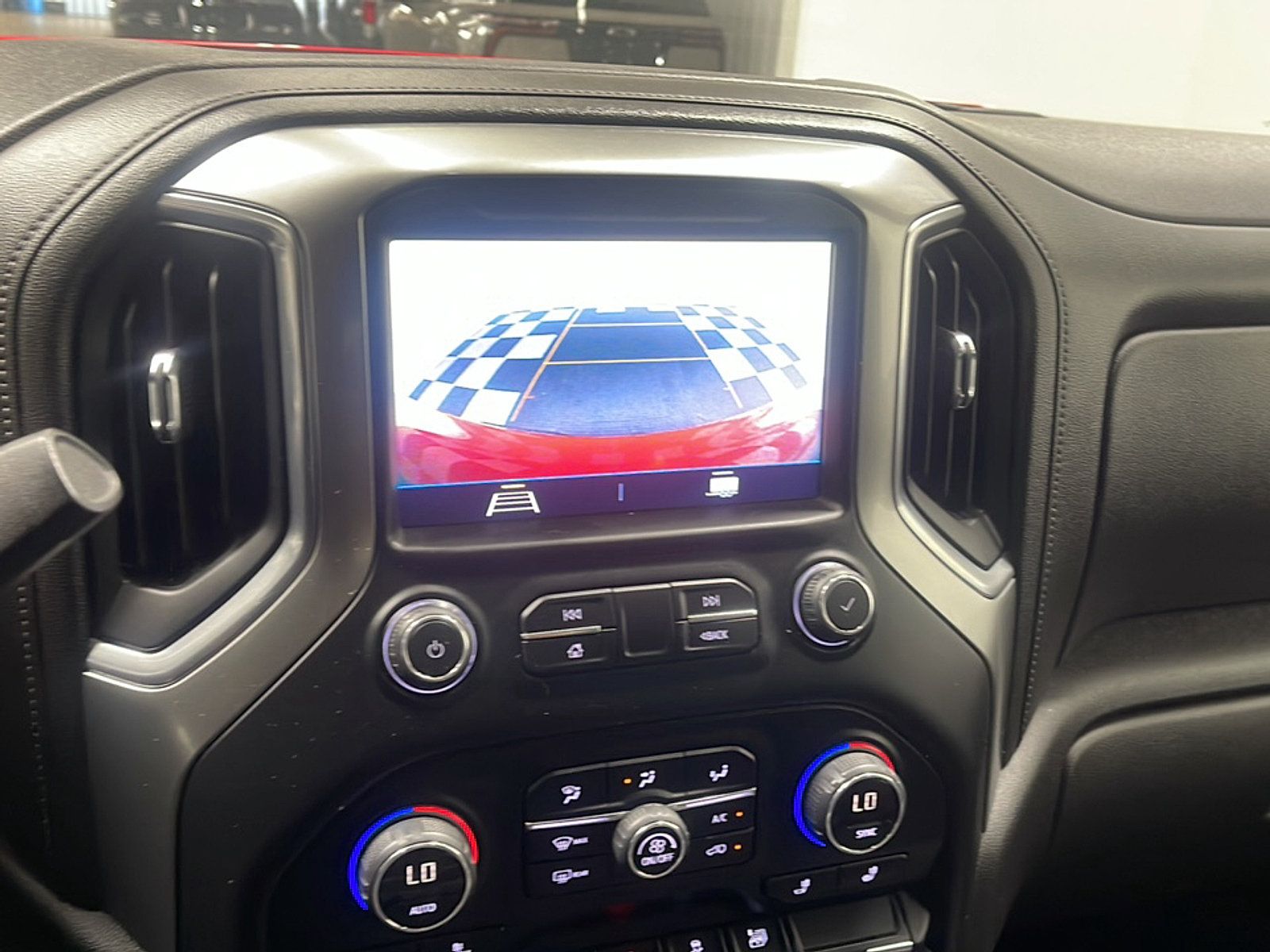 Used 2019 Chevrolet Silverado 1500 LT w/ All-Star Edition AWD/4WD image 9