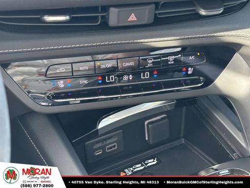 Used 2023 Buick Envision Avenir AWD/4WD image 29