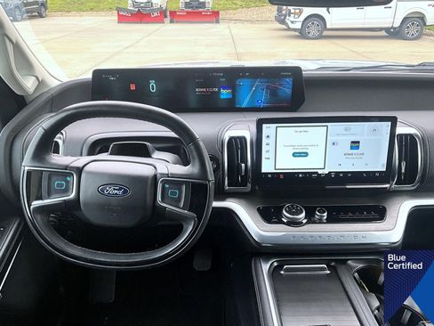 Certified 2025 Ford Expedition Platinum AWD/4WD image 12