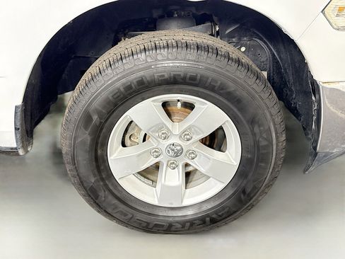 Used 2022 RAM 1500 Tradesman w/ Chrome Appearance Group image 31