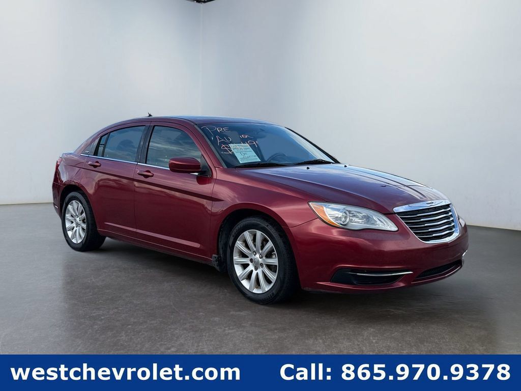 Used 2014 Chrysler 200 Touring FWD image 1