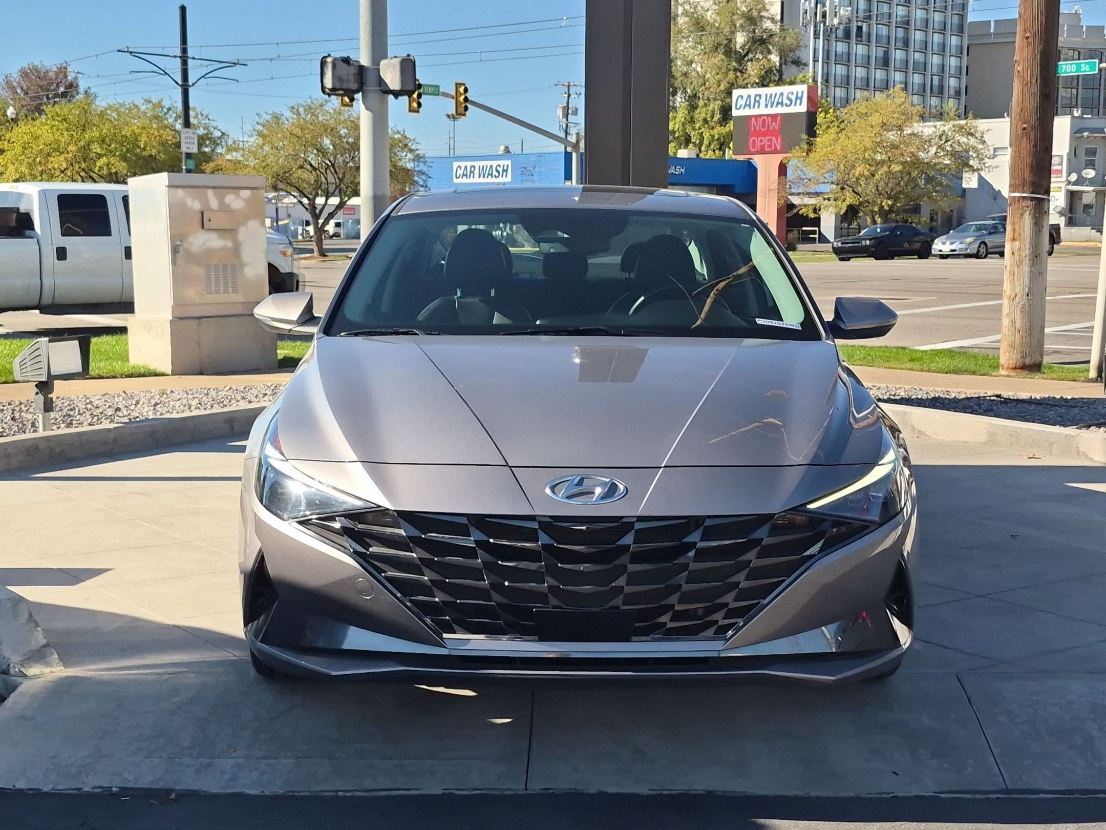 Certified 2023 Hyundai Elantra Limited w/ Preferred Accessory Package FWD image 11