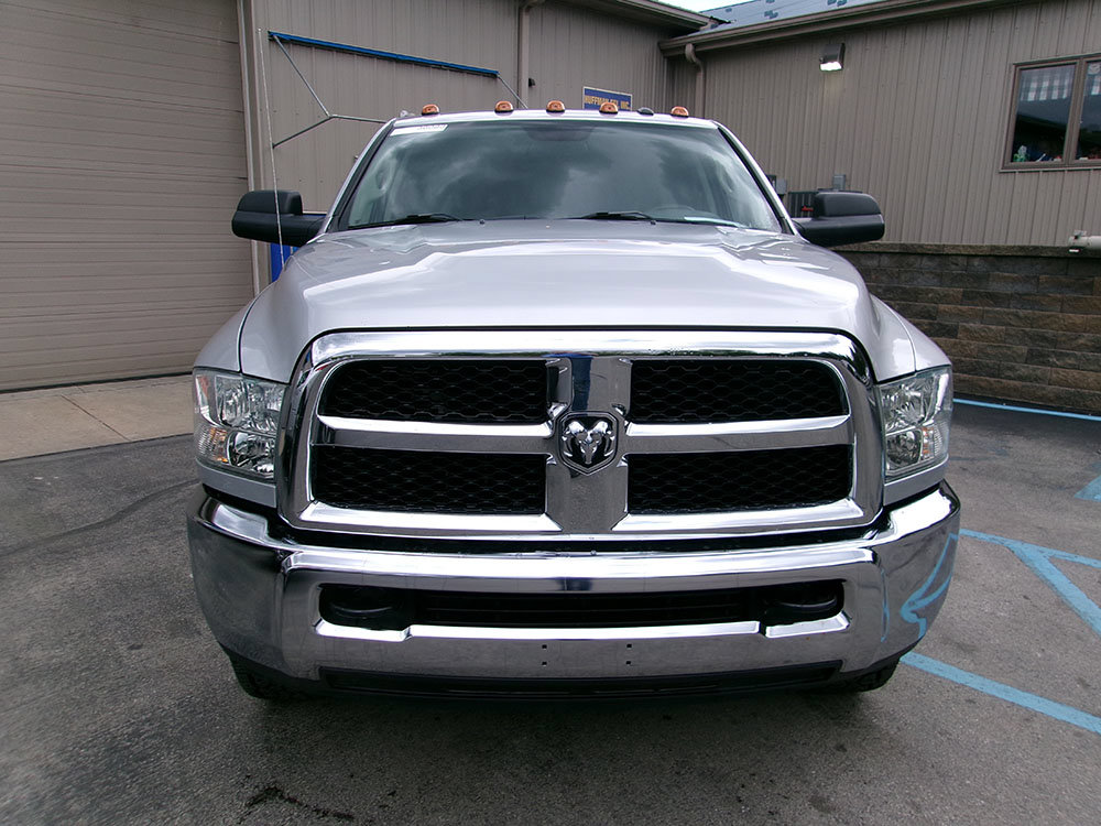 Used 2017 RAM 2500 Tradesman w/ Chrome Appearance Group AWD/4WD image 2