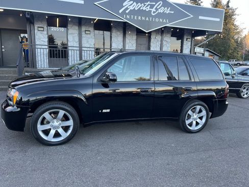 Used 2008 Chevrolet TrailBlazer SS image 2
