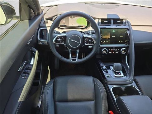 Certified 2024 Jaguar E-PACE R-Dynamic SE AWD/4WD image 16