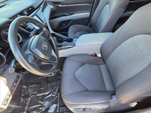 Used 2019 Toyota Camry LE image 14