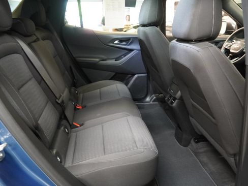Used 2025 Chevrolet Equinox LT w/ Safety and Technology Package AWD/4WD image 32