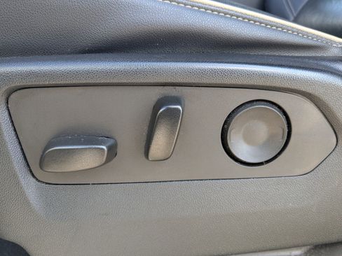 Used 2023 GMC Yukon SLT image 22