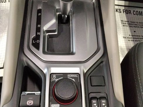 Used 2023 Subaru Forester Premium image 19