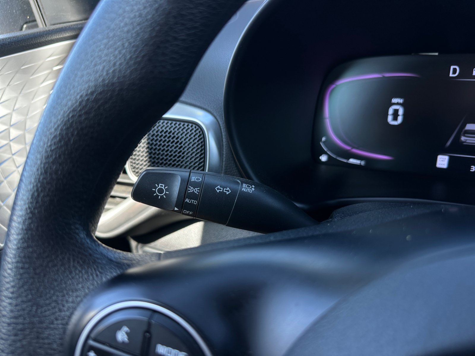 Used 2024 Kia Soul LX w/ LX Technology Package FWD image 30