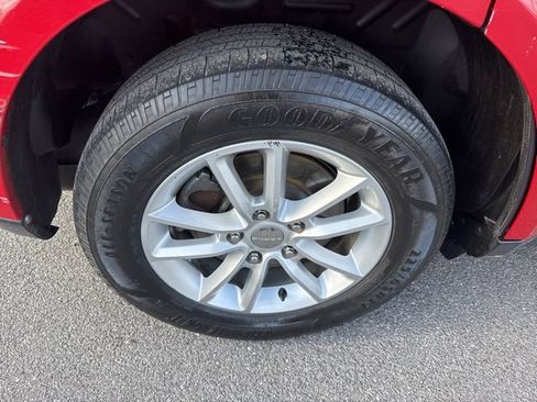 Used 2014 Dodge Journey SXT w/ Flexible Seating Group image 9