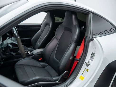 Used 2023 Porsche 911 GT3 w/ Chrono Package image 3