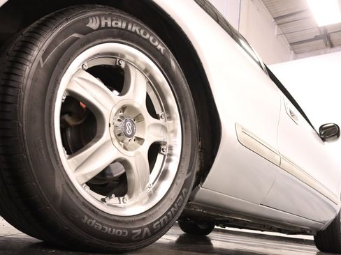 Used 1998 Lincoln Mark VIII image 33