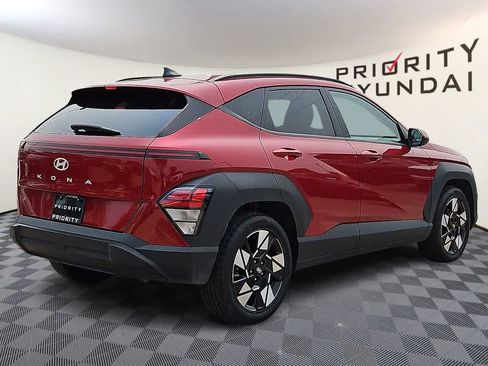 Used 2025 Hyundai Kona SEL FWD image 4