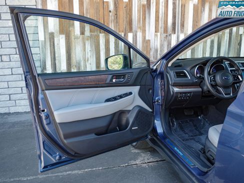 Used 2019 Subaru Outback 2.5i Limited AWD/4WD image 10
