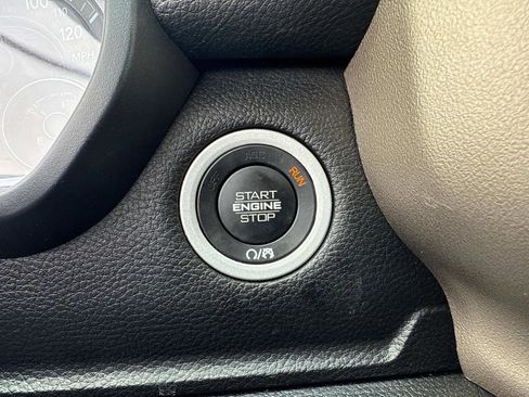 Used 2022 RAM 1500 Laramie image 12