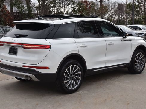 Certified 2025 Lincoln Corsair Reserve image 7