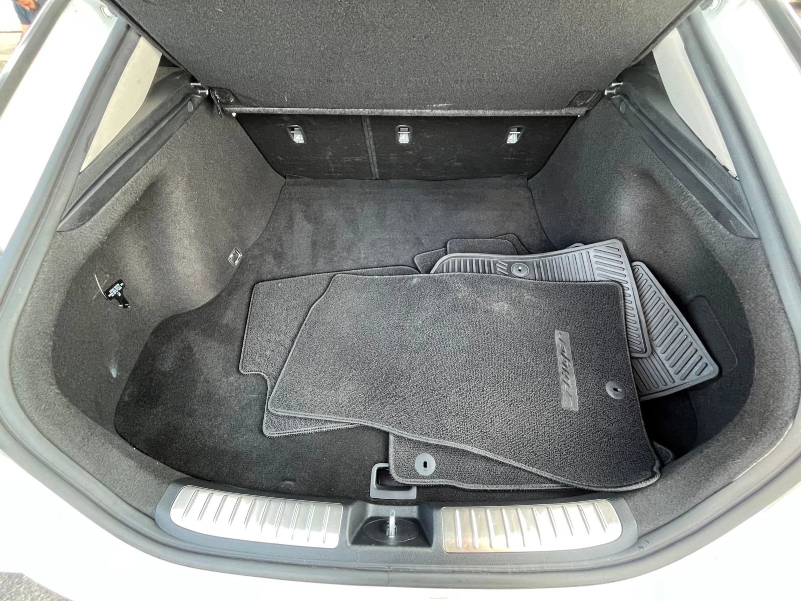 Used 2018 Kia Stinger Premium RWD image 7