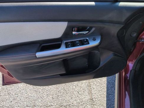 Used 2017 Subaru Crosstrek 2.0i Premium image 12