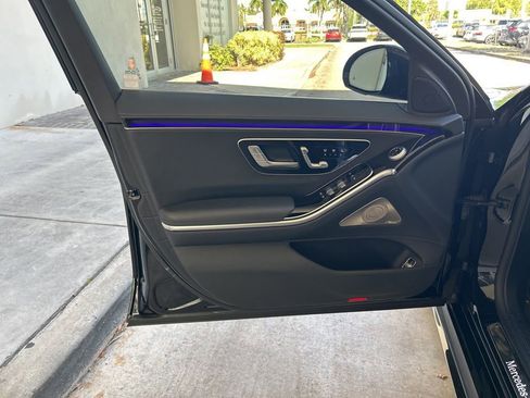 Used 2023 Mercedes-Benz S 500 4MATIC w/ AMG Line image 43