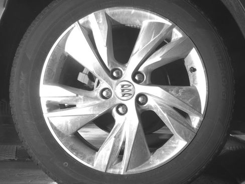 Used 2025 Buick Encore GX Preferred AWD/4WD image 15