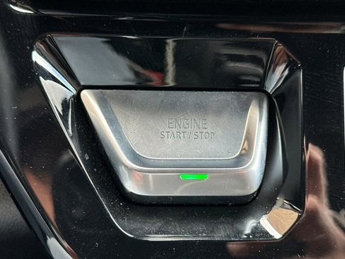 Certified 2025 GMC Sierra 1500 AT4 image 22