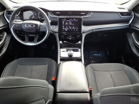 Used 2023 Jeep Grand Cherokee Laredo image 8