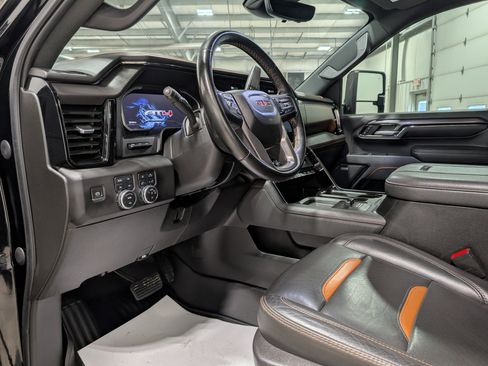 Used 2024 GMC Sierra 2500 AT4 w/ Technology Package image 16