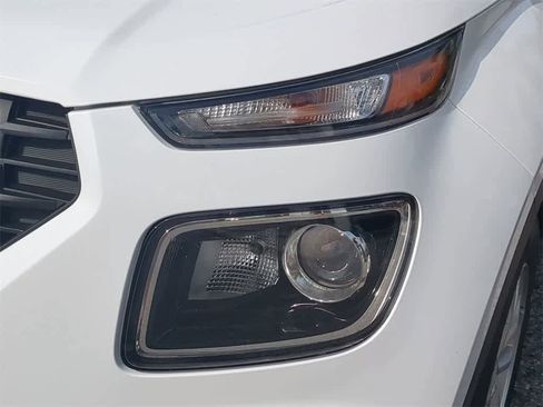 New 2026 Hyundai Venue SE image 11