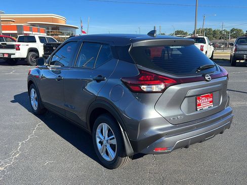 New 2025 Nissan Kicks Play S image 5