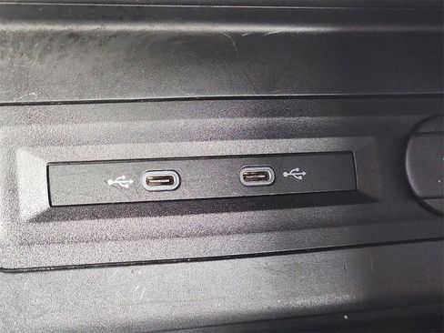 Used 2023 Volkswagen Atlas SE image 25