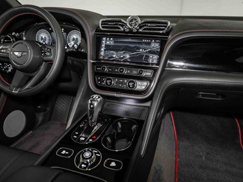 Certified 2022 Bentley Bentayga image 29