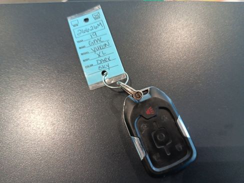 Used 2019 GMC Yukon XL Denali RWD image 23
