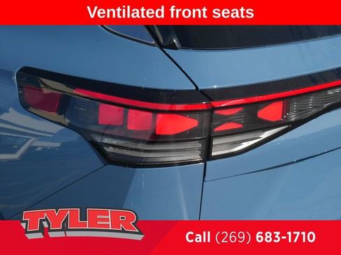 Used 2025 Volkswagen Tiguan SEL R-Line AWD/4WD image 13