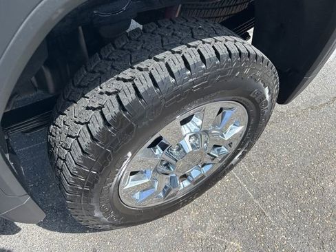 Used 2024 GMC Sierra 2500 Denali image 19