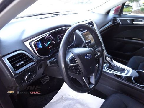 Used 2016 Ford Fusion SE image 12