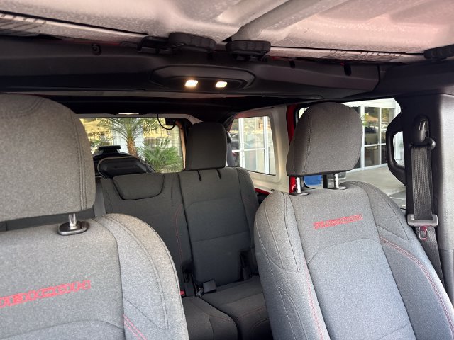 Used 2025 Jeep Wrangler Unlimited Rubicon w/ Convenience Group AWD/4WD image 35