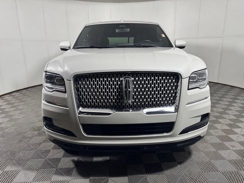Used 2024 Lincoln Navigator Reserve w/ Monochromatic Package AWD/4WD image 8
